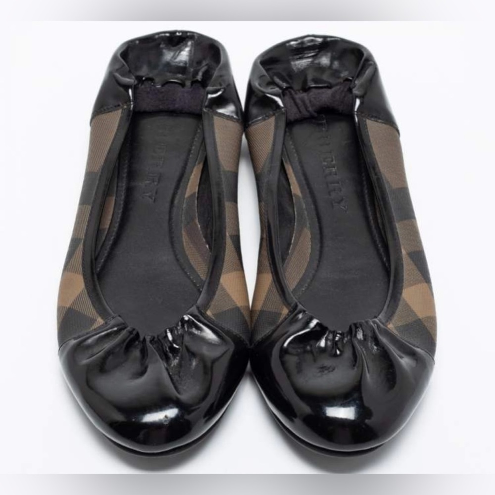 Authentic Burberry woman’s smoked brown ballerina shoe. Size European 36